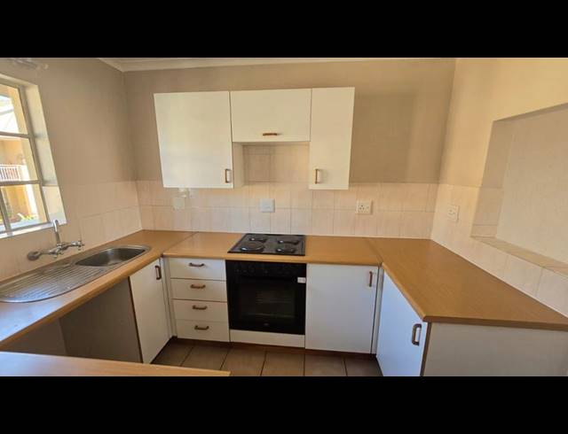 3 BEDROOM APARTMENT FOR SALE IN MAGALIESKRUIN